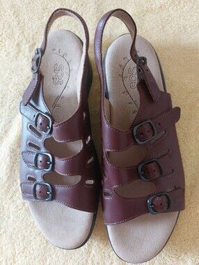 Sas Mystic Henna Size 10W. New